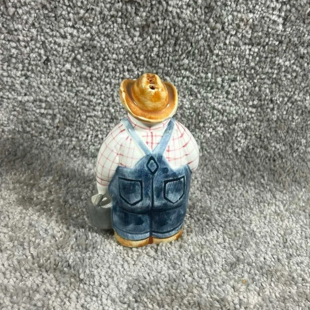 Farmer Salt or Pepper Shaker Blue Overalls Country Decor‎ Novelty